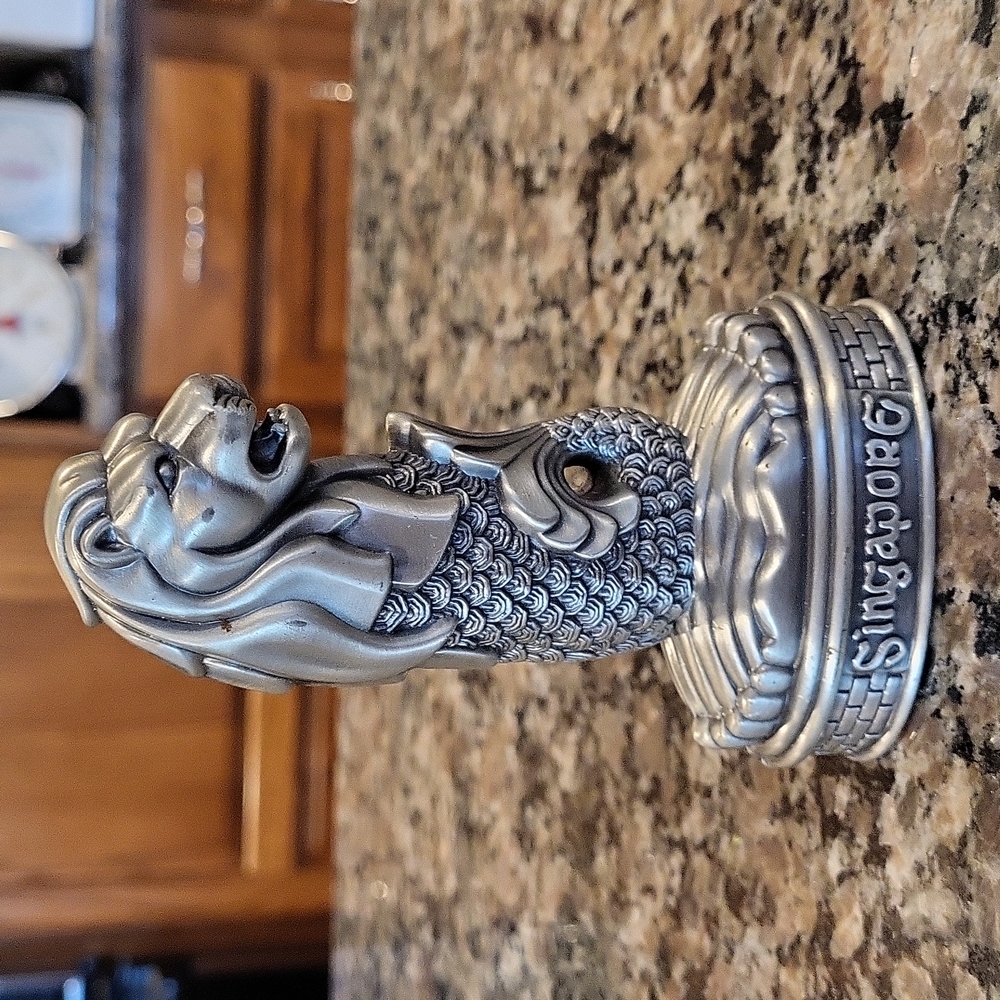 Singapore merlion model new dark gray